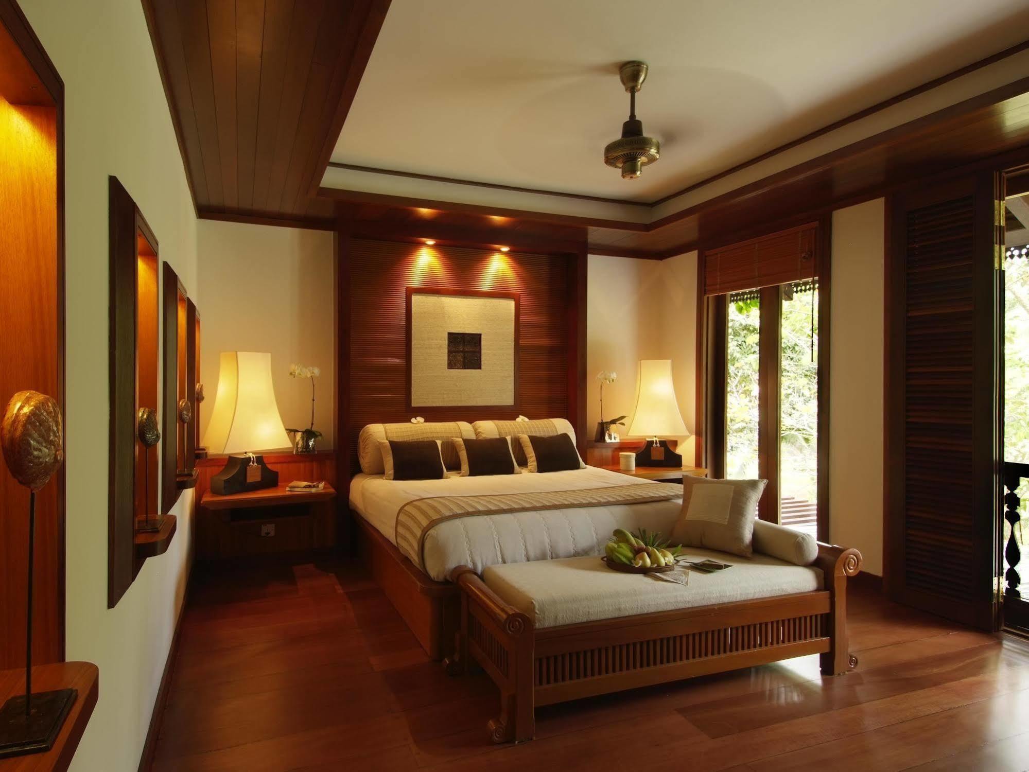 Tanjong Jara Resort, Terengganu - A Small Luxury Hotels Of The World Дунгун Экстерьер фото A bedroom at the resort